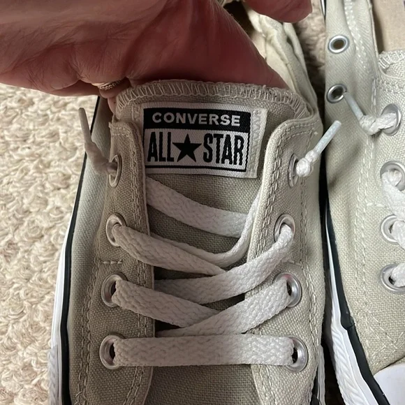 size 9 cream color Converse All Star sneakers - Picture 2 of 6